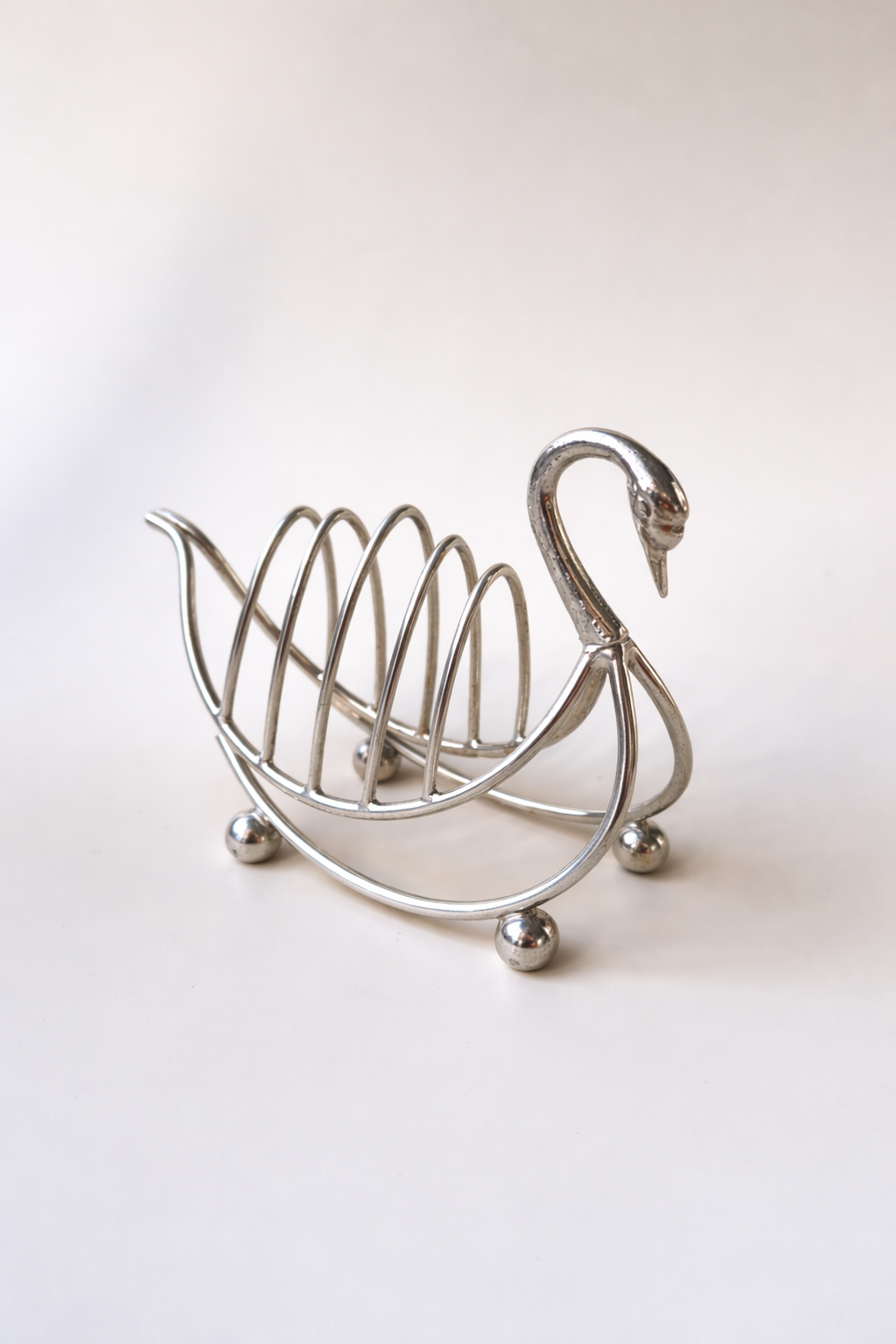 Swan toast rack