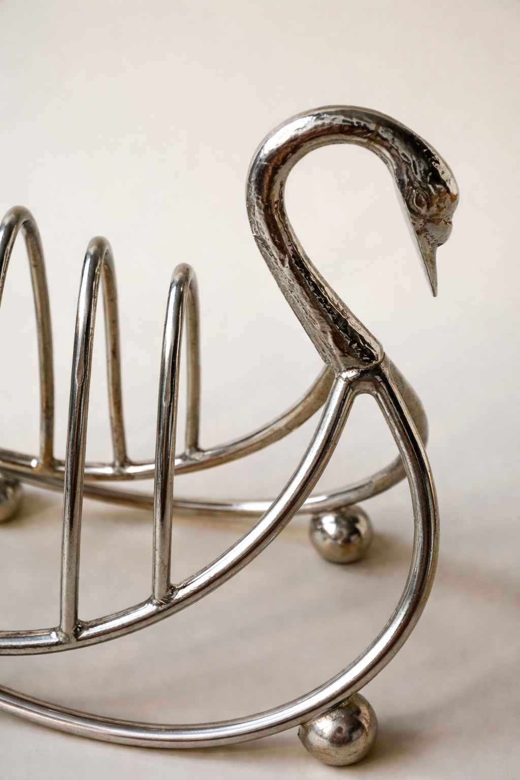 Swan toast rack